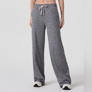Vuori Halo essential wide leg pants